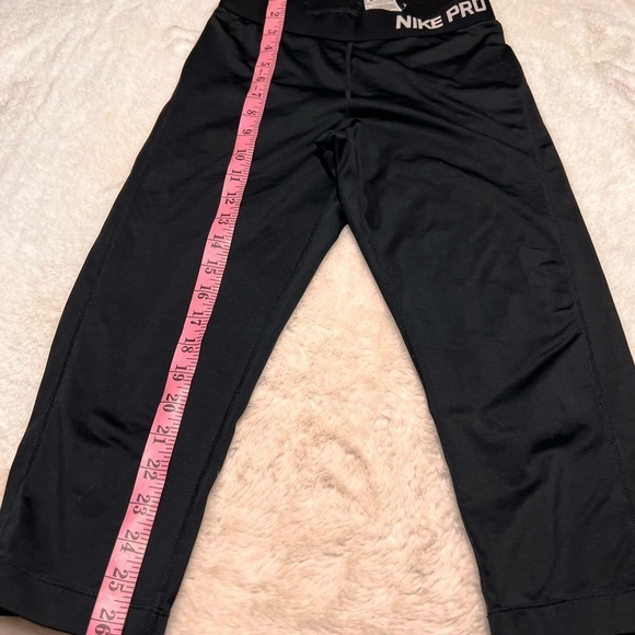 Nike Dri fit compression cropped training leggings womens size medium - Picture 3 of 6